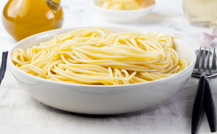 Spaghettis aux oeufs frais